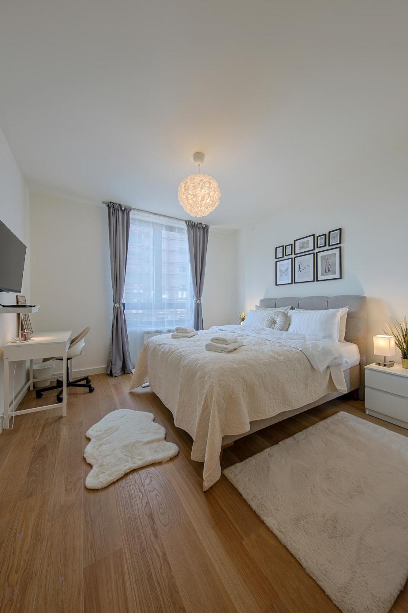 Eternal Lux Waterfront Apartment *