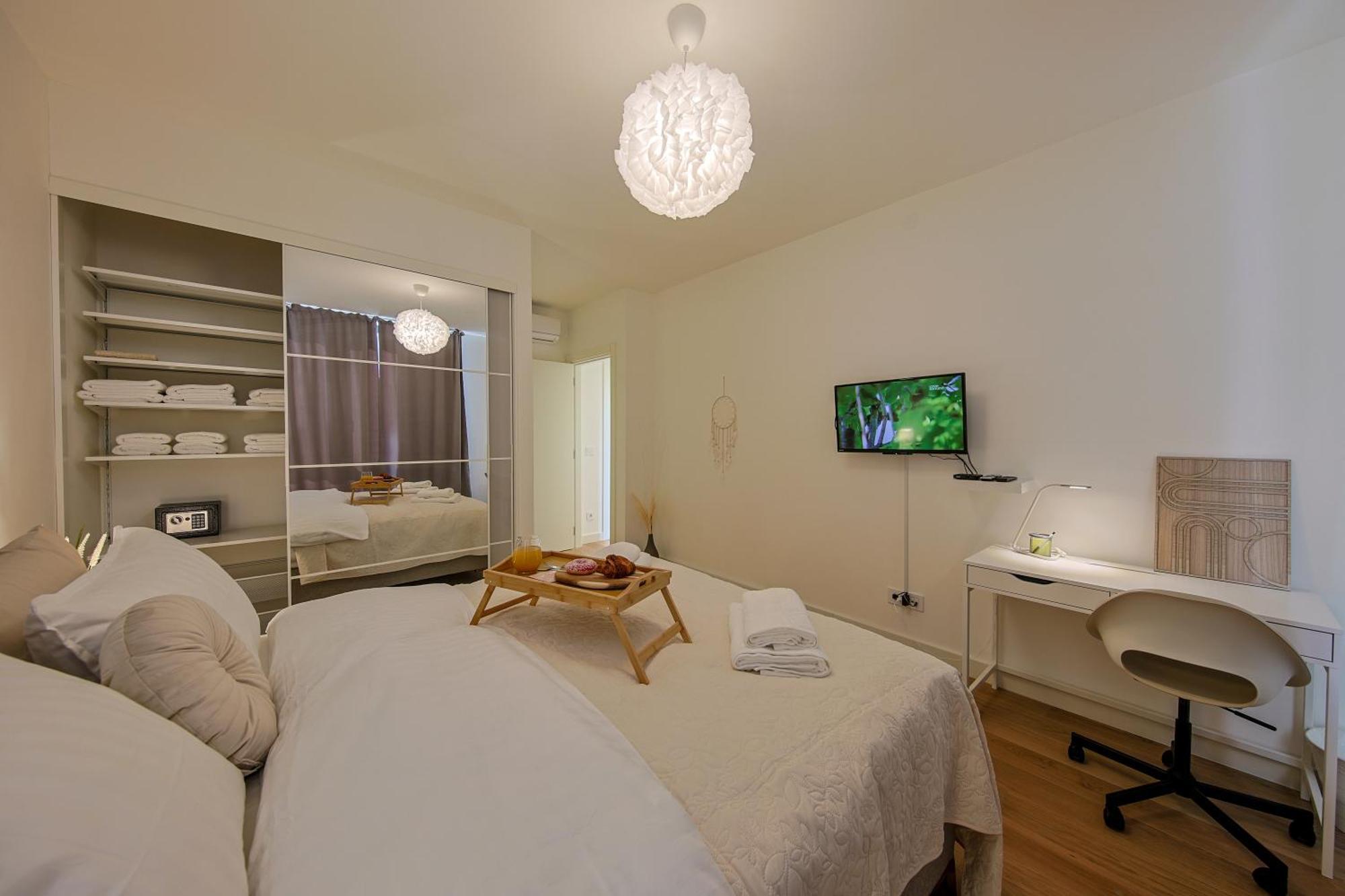Eternal Lux Waterfront Apartman *