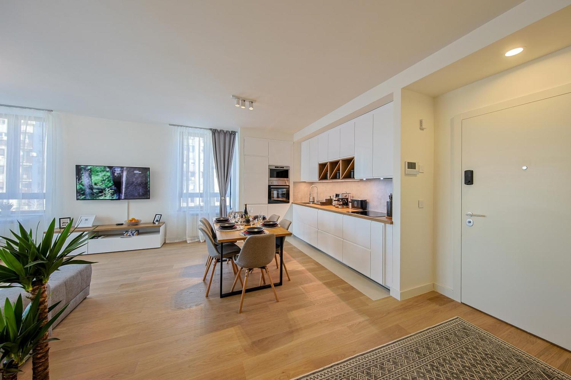 Eternal Lux Waterfront Apartment *