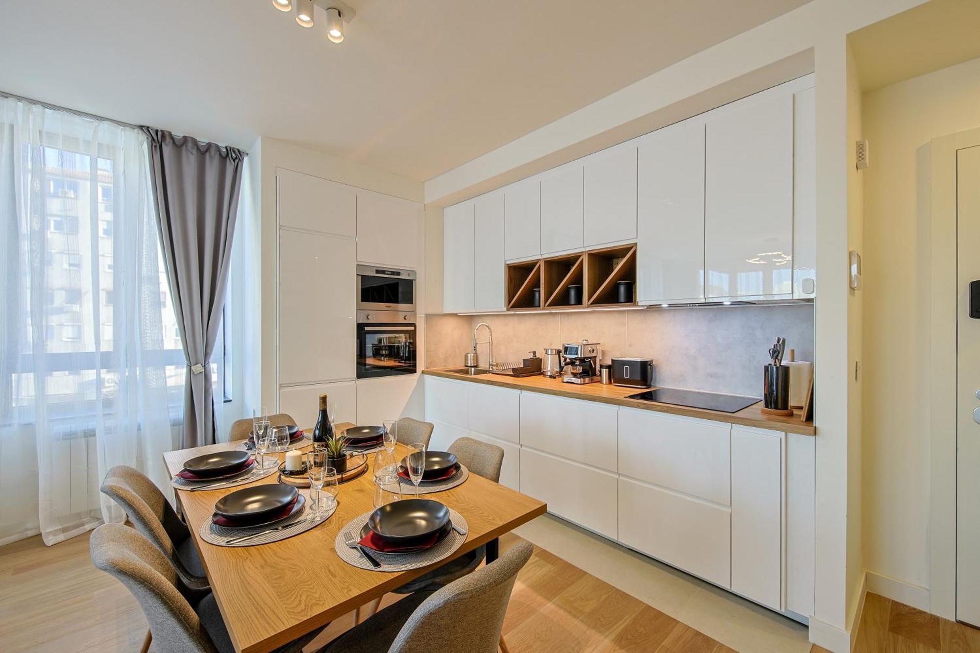 Eternal Lux Waterfront Apartment *