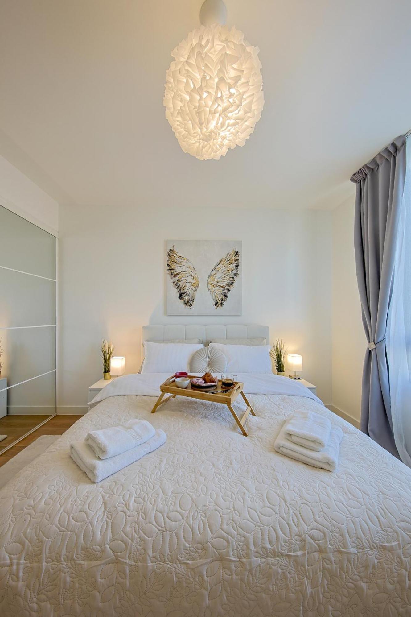 Eternal Lux Waterfront Apartment Belgrade